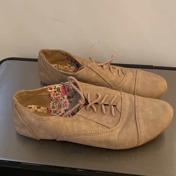 Lace up, no box, worn 2x - Picture 3 of 4